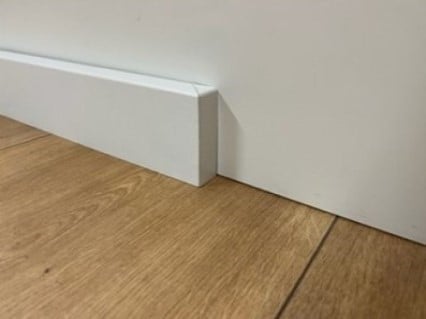 Hoe zaag ik mdf plinten in verstek?